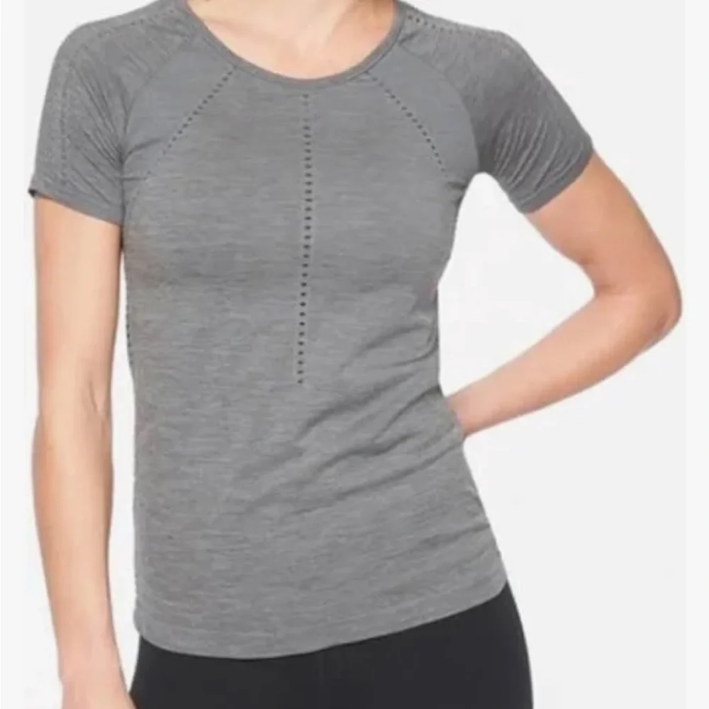 Athleta Foothill Tee - Picture 1 of 10